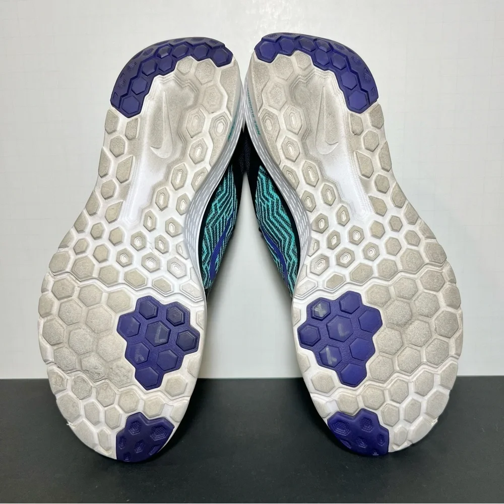 Womens NIKE FS Lite Run 3 Premium Running Shoes / Size 7.5